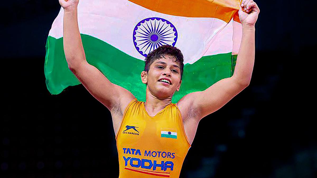 Panghal creates history by defending 53kg title, Savita takes 62kg gold; India win wrestling team championship