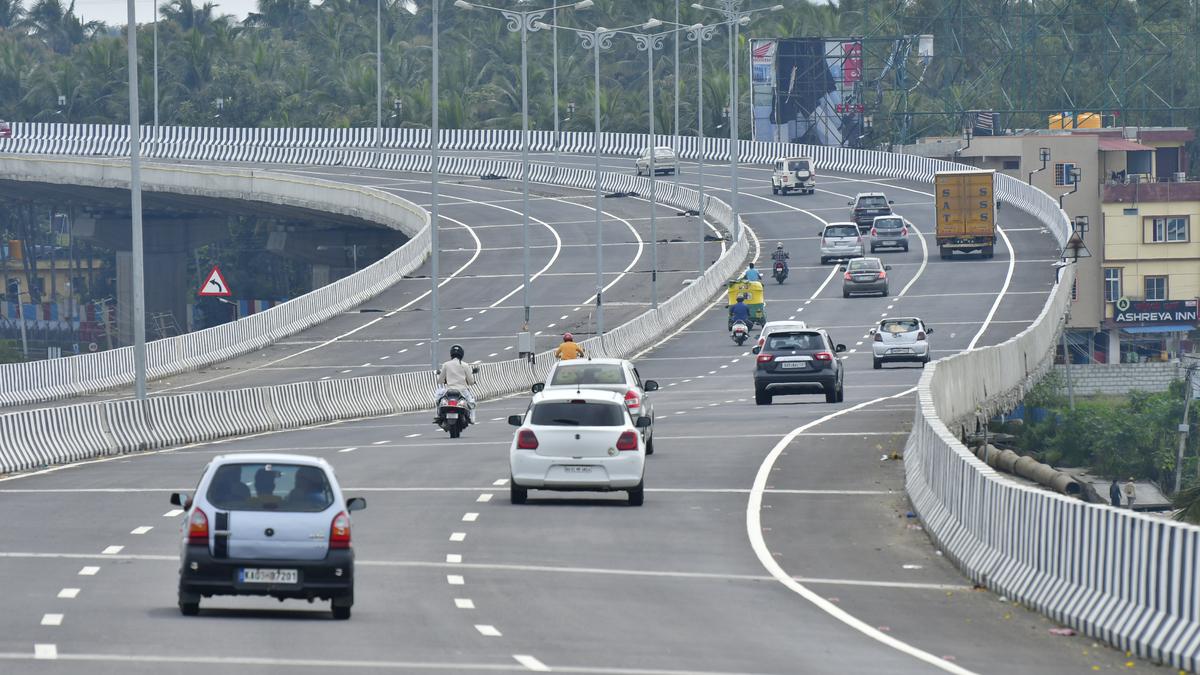 Police ask motorists on Bengaluru-Mysuru expressway to drive cautiously