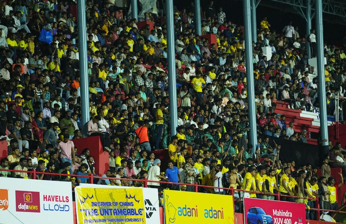 The excited fans of Thiruvananthapuram Kombans The excited fans of Thiruvananthapuram Kombans