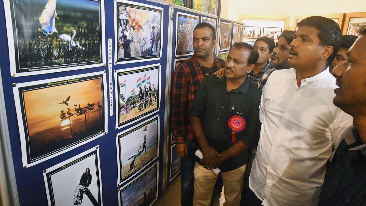 Amarnath commends photojournalists for their hard work