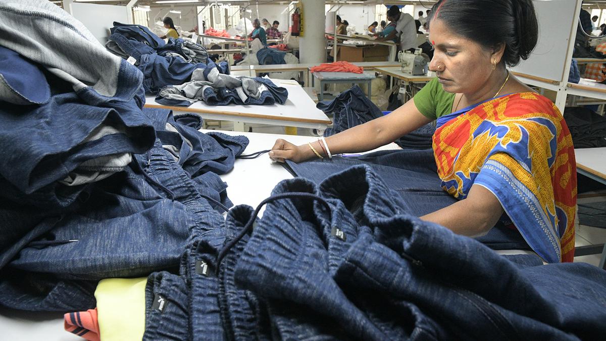 Global textile industry concerned about continuing weak demand