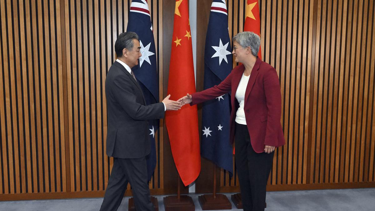 Australia hosts China FM, sees 'stability' in ties