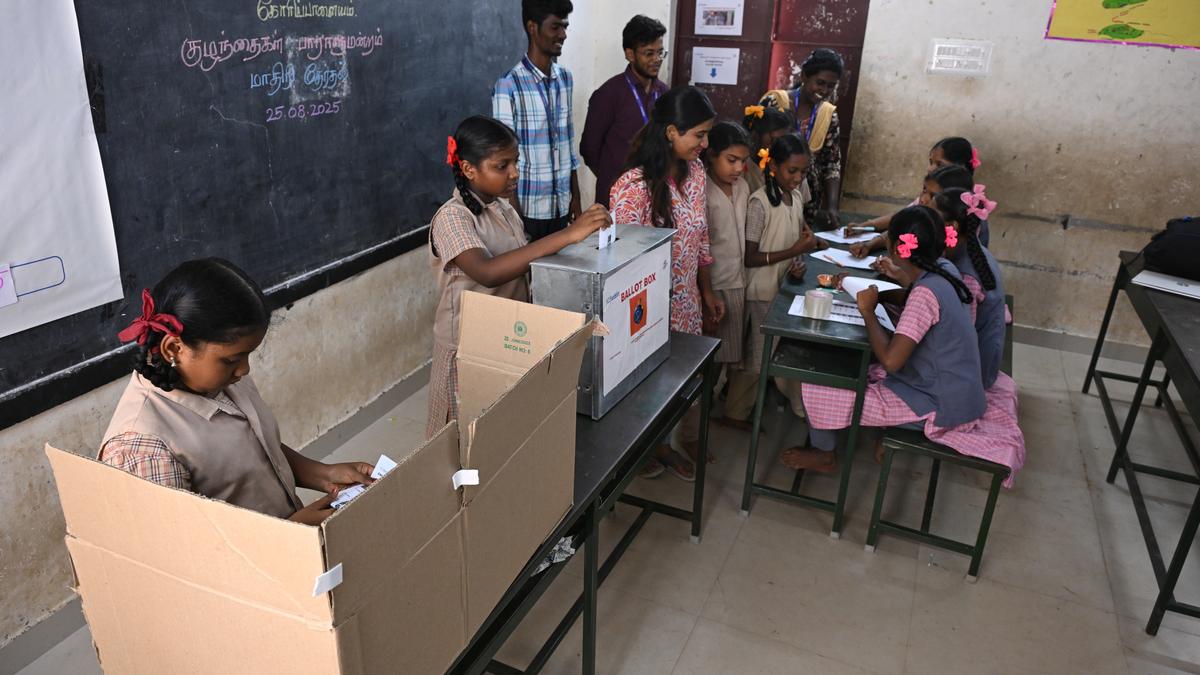 Students of Ponmudiyar Corp. school elect candidates in mock parliament election