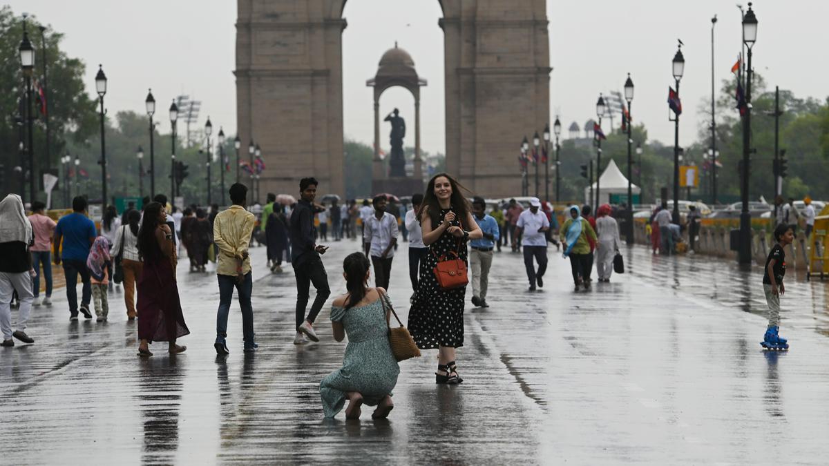 Thunderstorm with rain forecast in Delhi, min temp 20.7 deg C