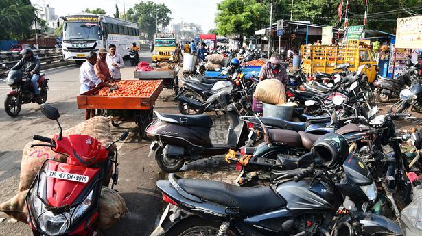 Vegetable traders in Coimbatore seek better infrastructure at MGR market