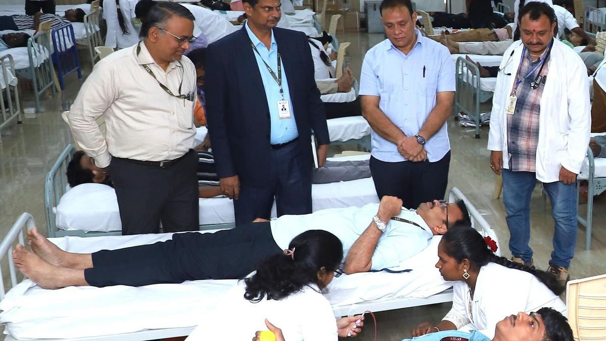 Blood donation camp marks birthday celebrations of VIT Group Chancellor