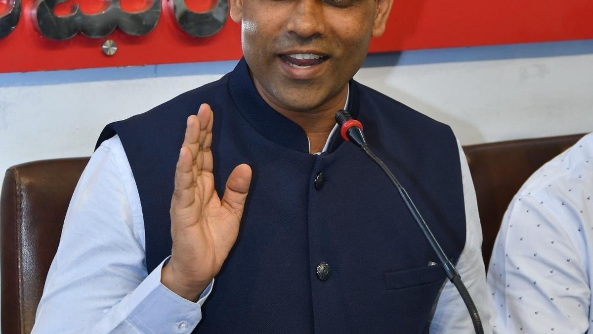 Five-day deadline set for police to arrest culprits who attacked BJP leader Manikanth Rathod