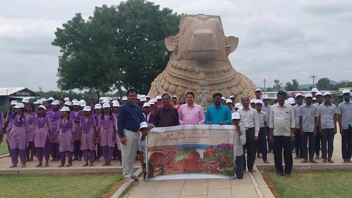 Students get an insight into architectural heritage of Lepakshi temple