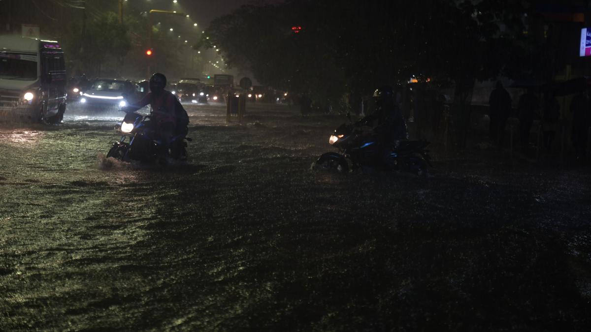 Rains lash Chennai; Stalin instructs Ministers to offer assistance