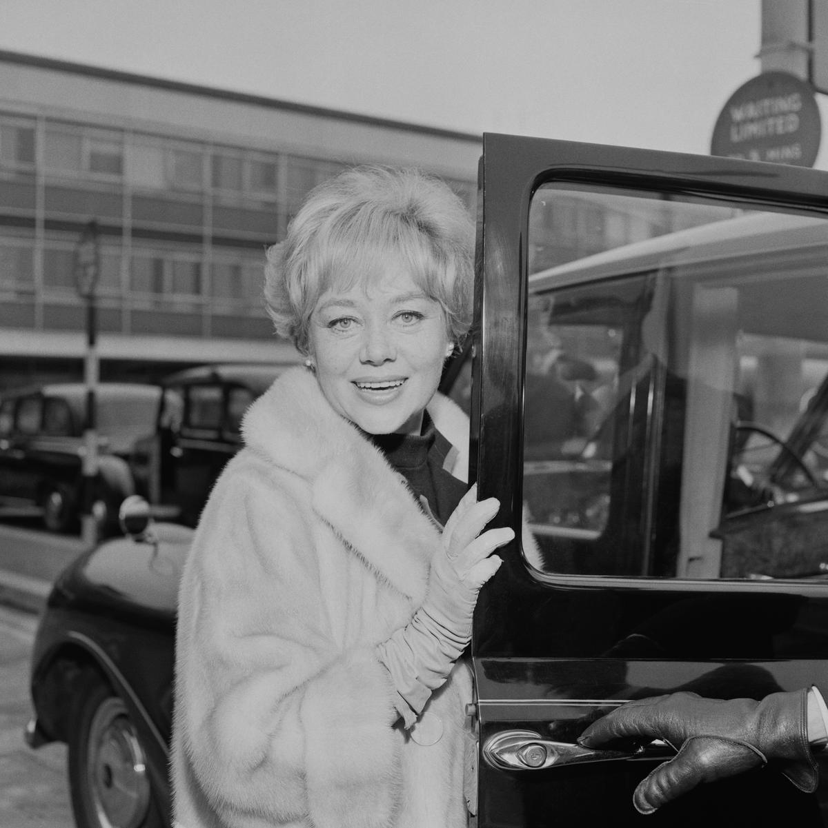 Mary Poppins' actress Glynis Johns dies at 100 - The Hindu