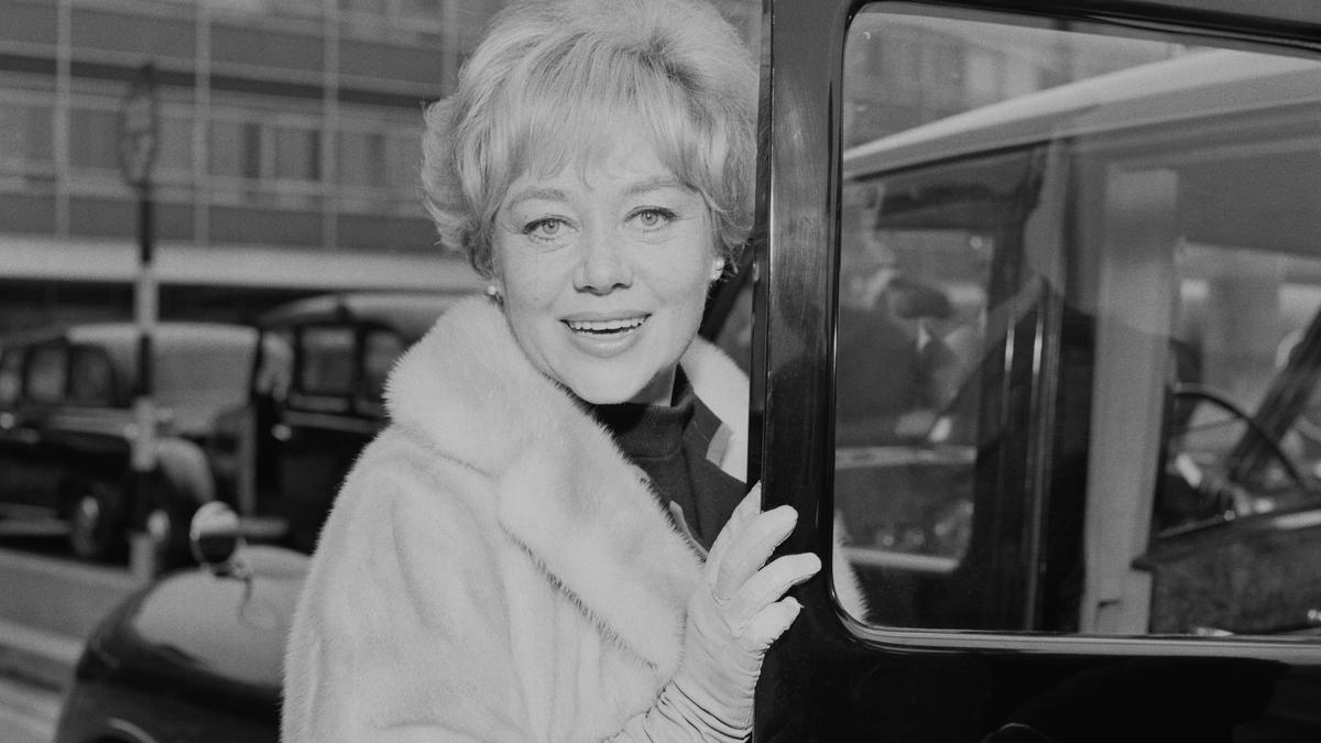 ‘Mary Poppins’ actress Glynis Johns dies at 100