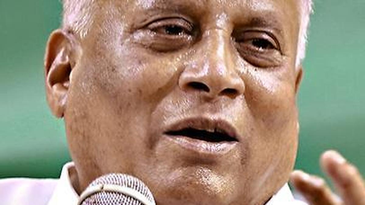 Chair hurled at Somanna during foundation stone-laying ceremony in Koppal