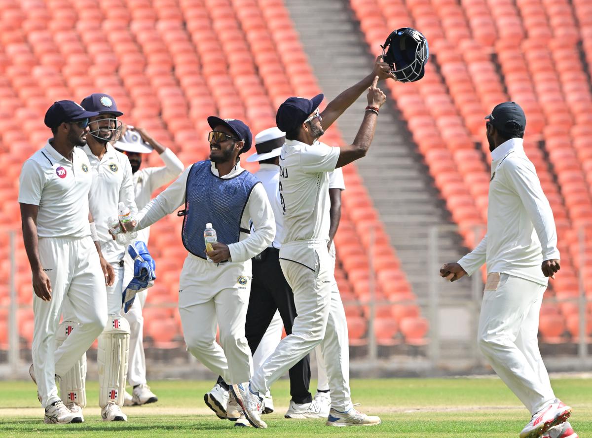 Kerala bowler Jalaj Saxena showing the helmet after entering the Ranji Trophy finals on the fifth day of their semifinal against Gujarat in Ahmedabad on February 21, 2025.  