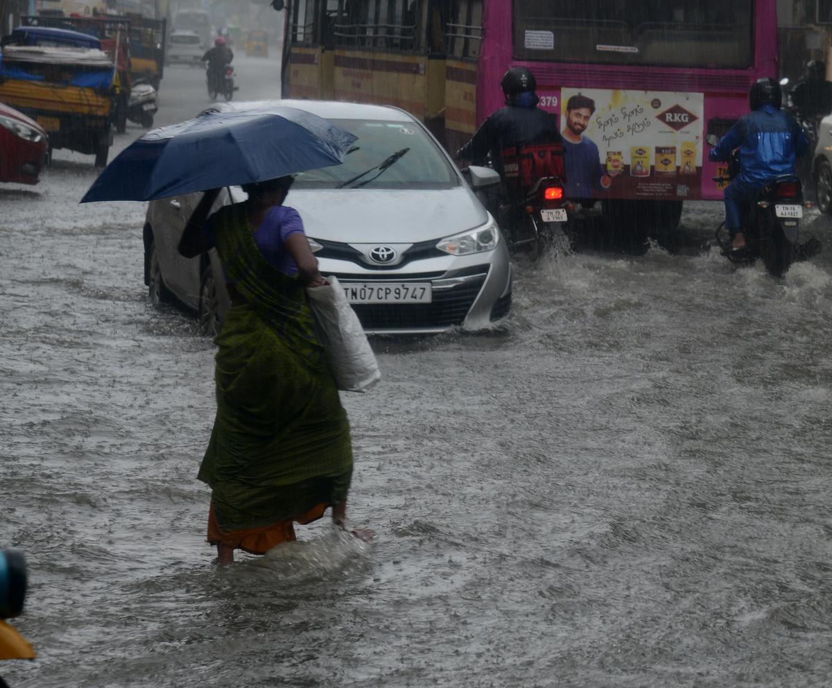 T.N. Rains | Red alert issued for Cauvery delta districts, Cuddalore today