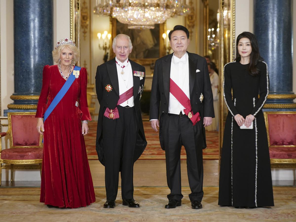 King Charles welcomes South Korea's president with state banquet, mingles with K-pop band Blackpink - The Hindu