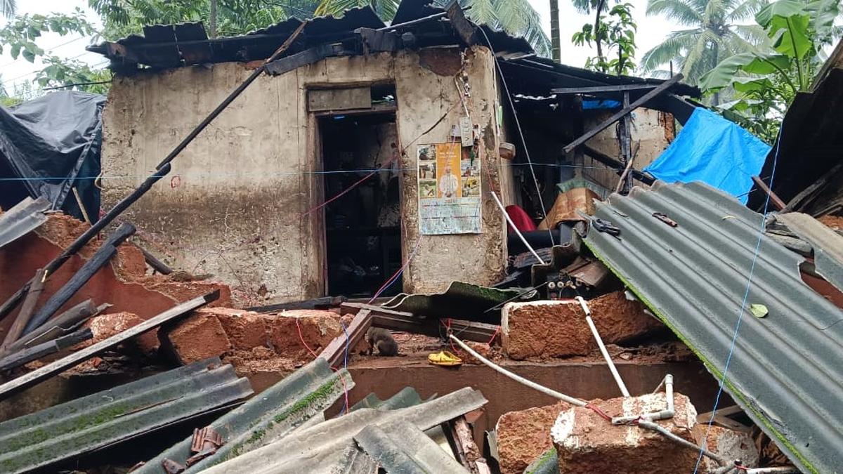 Woman killed in house collapse; rain causes havoc in Venoor, Hosangady in Dakshina Kannada