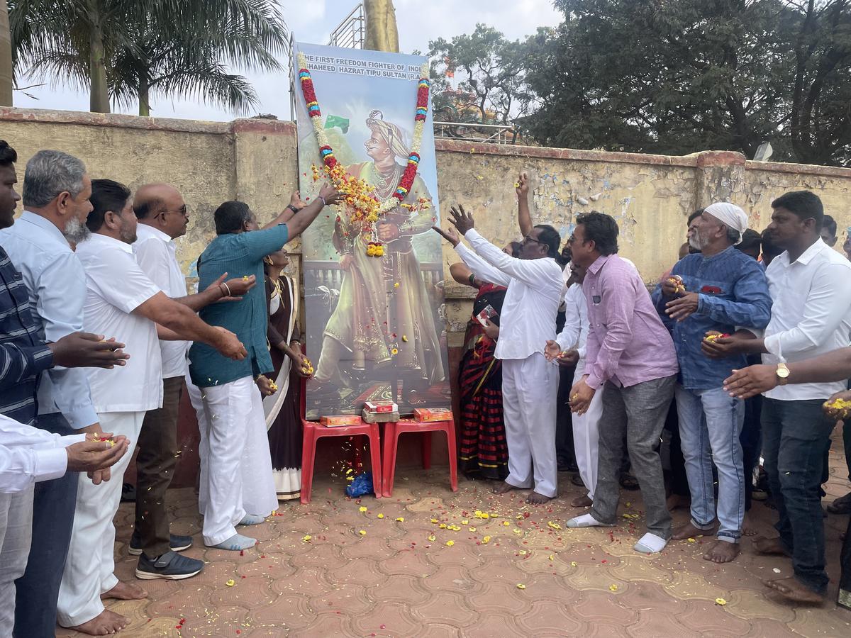 Tipu Jayanti celebrated at Hubballi Idgah Maidan amidst opposition from Sri Rama Sene, police detain Pramod Mutalik