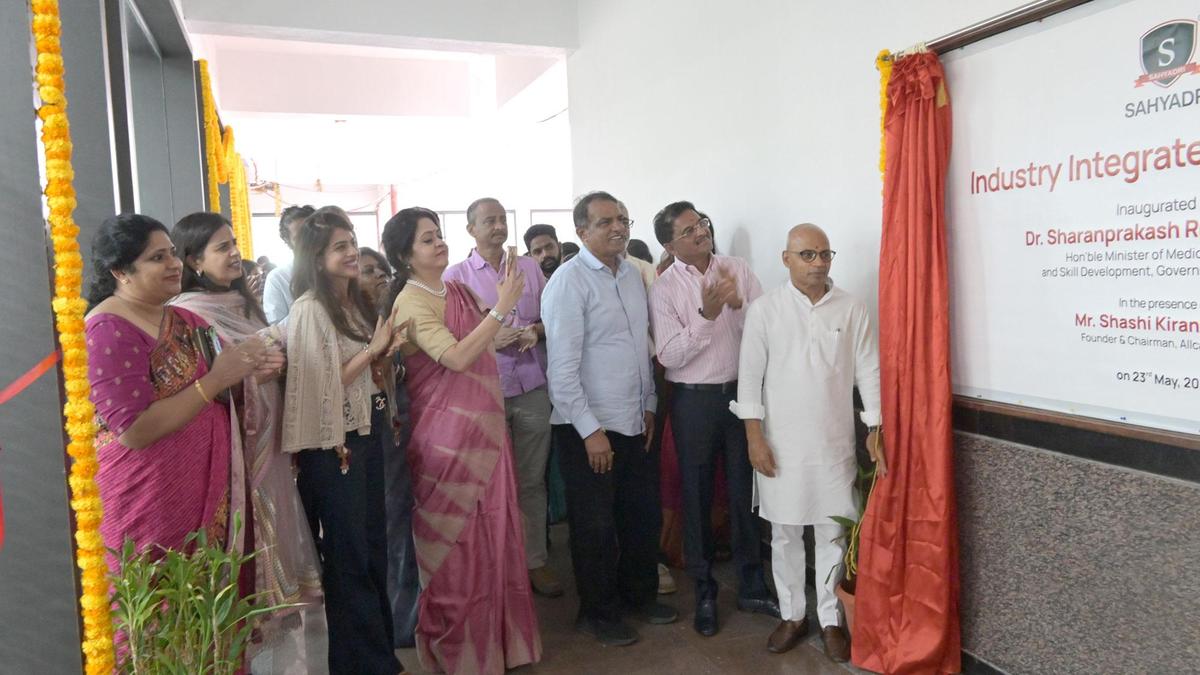 Minister advocates for industry-integrated centres to bridge skill gap among students