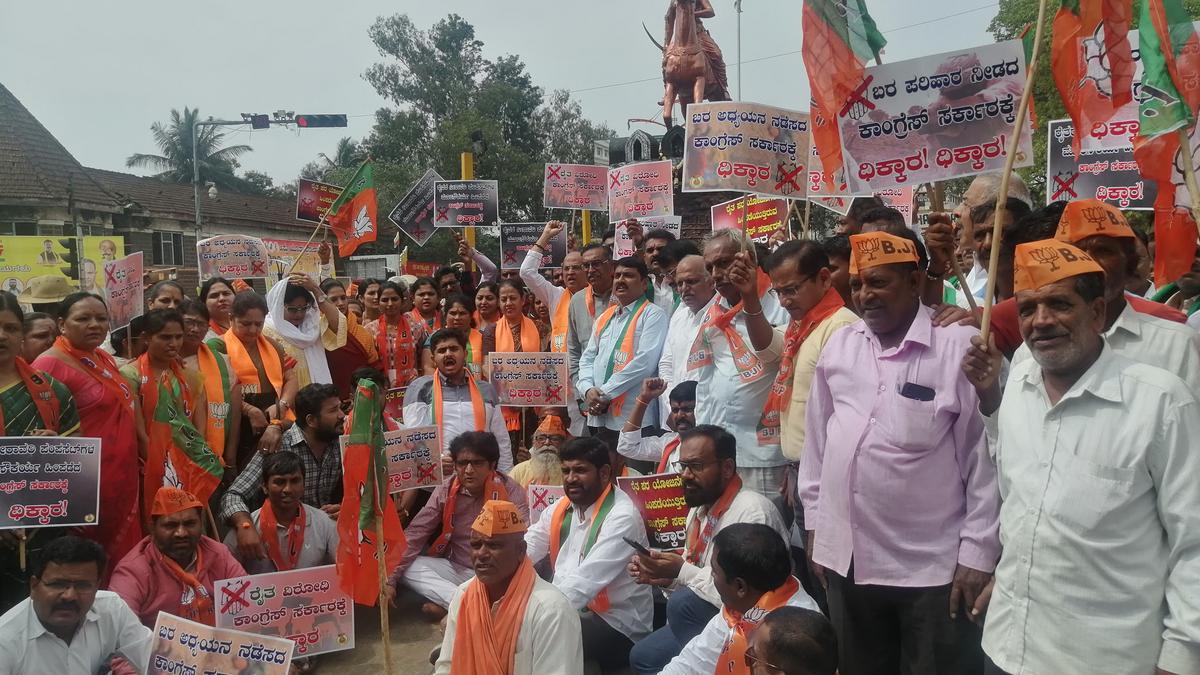 BJP stages protest against GO asking farmers to pay partial cost of power connection