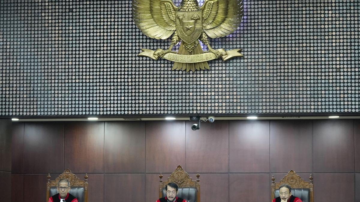 Indonesia's Top Court Rules Against Lowering Age Limit Of Presidential ...