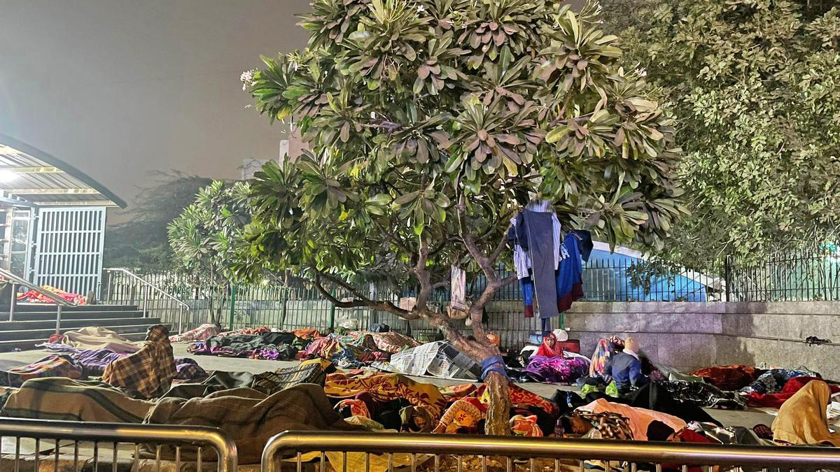 Homeless allege denial of entry to night shelters without Aadhaar in Delhi