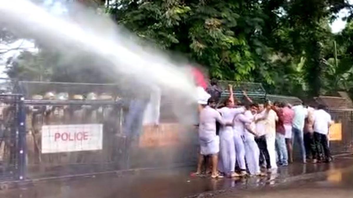 Gold smuggling case | Youth Congress protests against CM Pinarayi Vijayan in Kannur