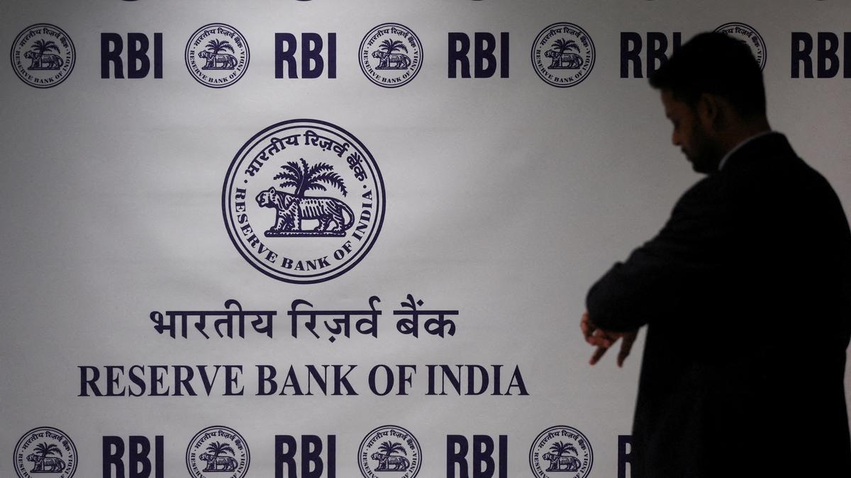 RBI dismisses gold sale rumours; physical reserves stand steady at 880.52 tonnes