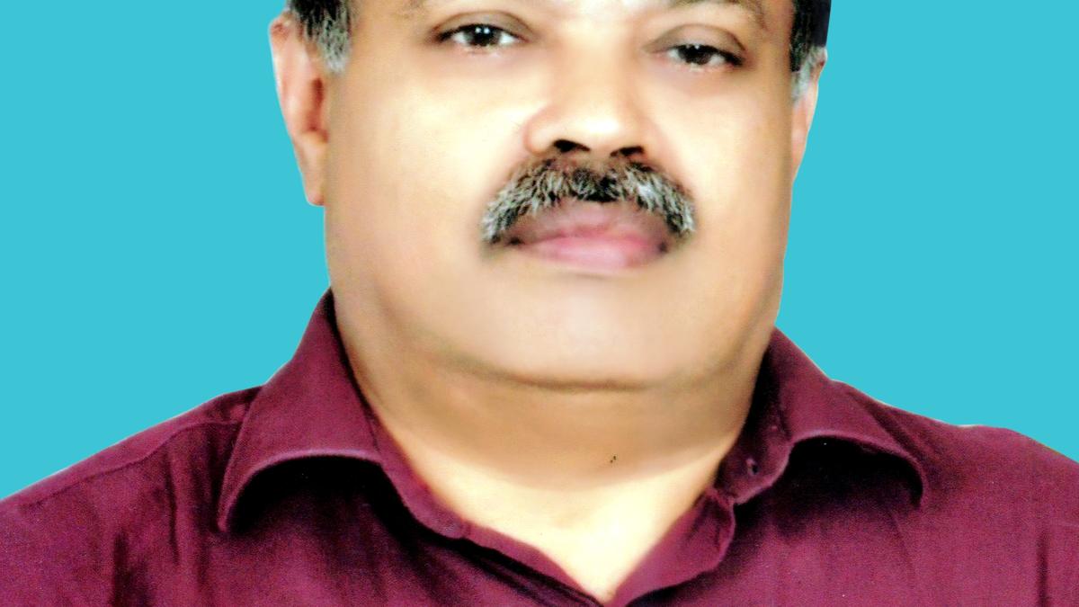 Former district police chief collapses, dies while on morning walk