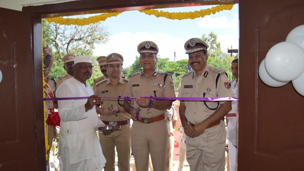 Adapt latest technologies in railway security: DG RPF