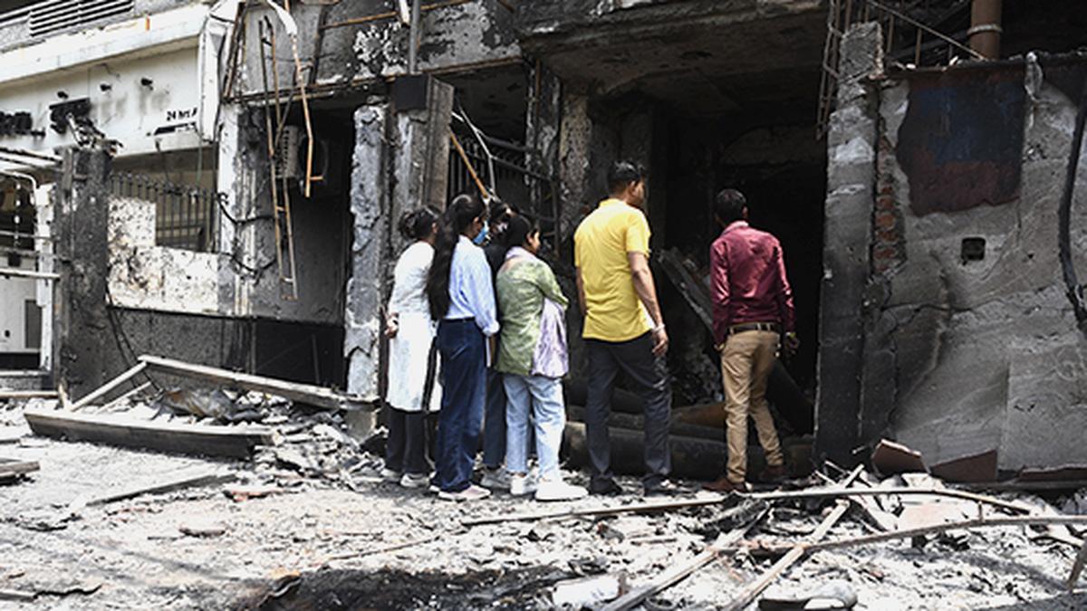 Delhi hospital fire: Police to check call records of owners, question on-duty doctor