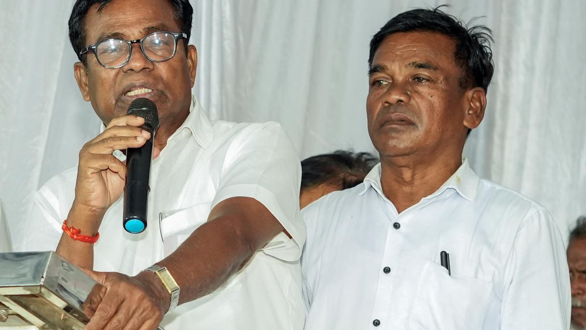 Congress, BJP candidates file nominations for Nuapada bypoll in Odisha