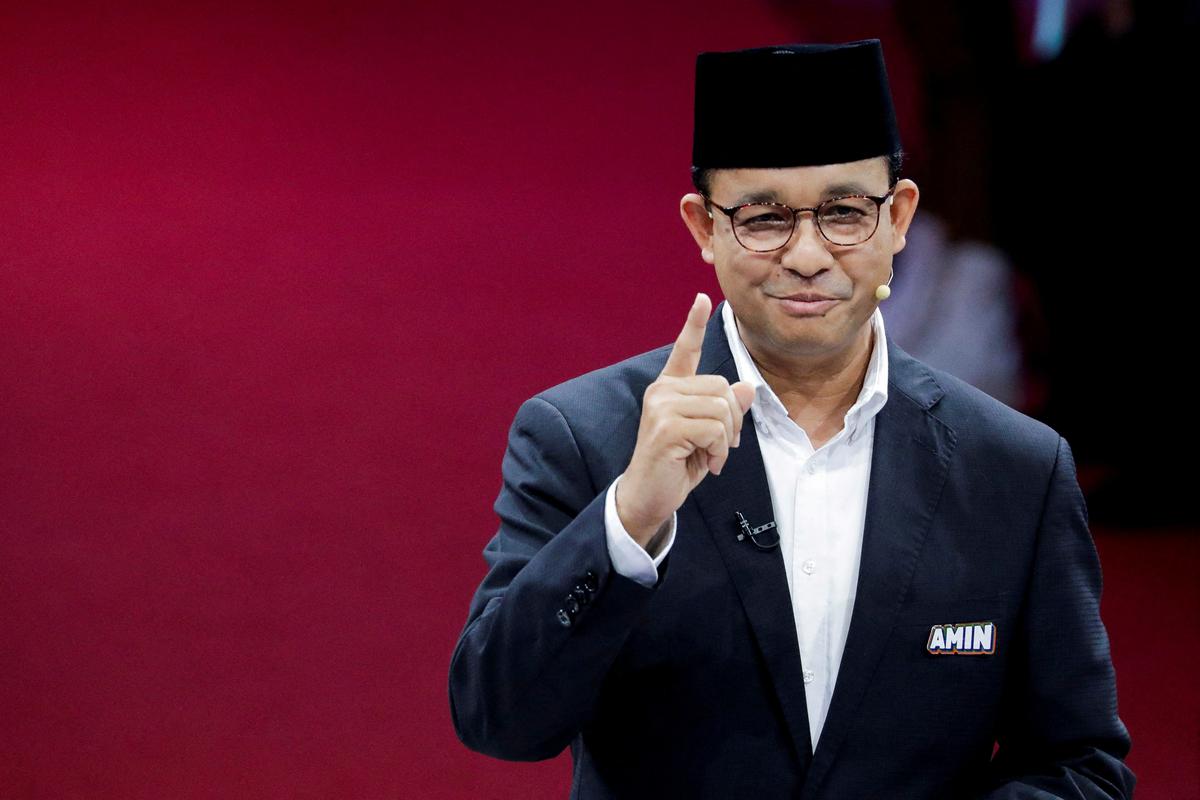 Calon presiden Indonesia yang sedang naik daun menjanjikan perubahan dari era Widodo
