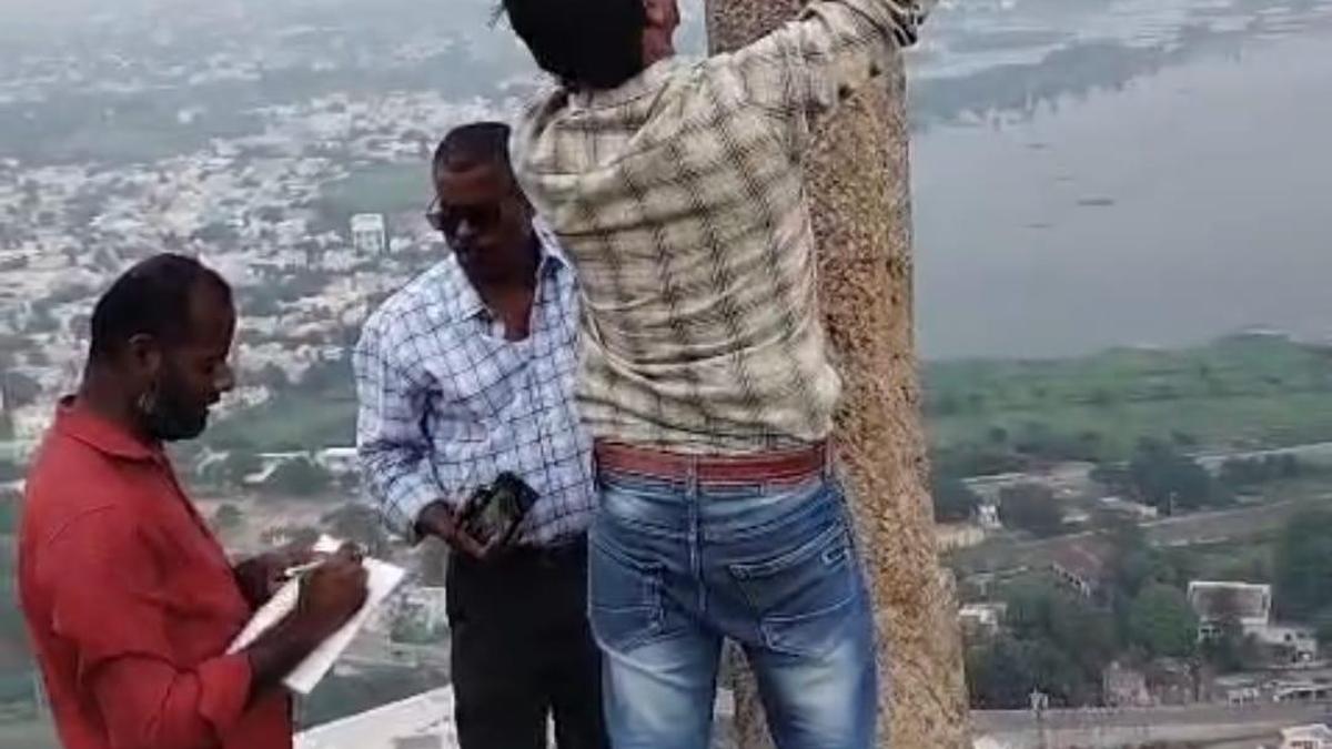 Archaeology department officials study &lsquo;dheepathoon&rsquo; atop Thirupparankundram hill