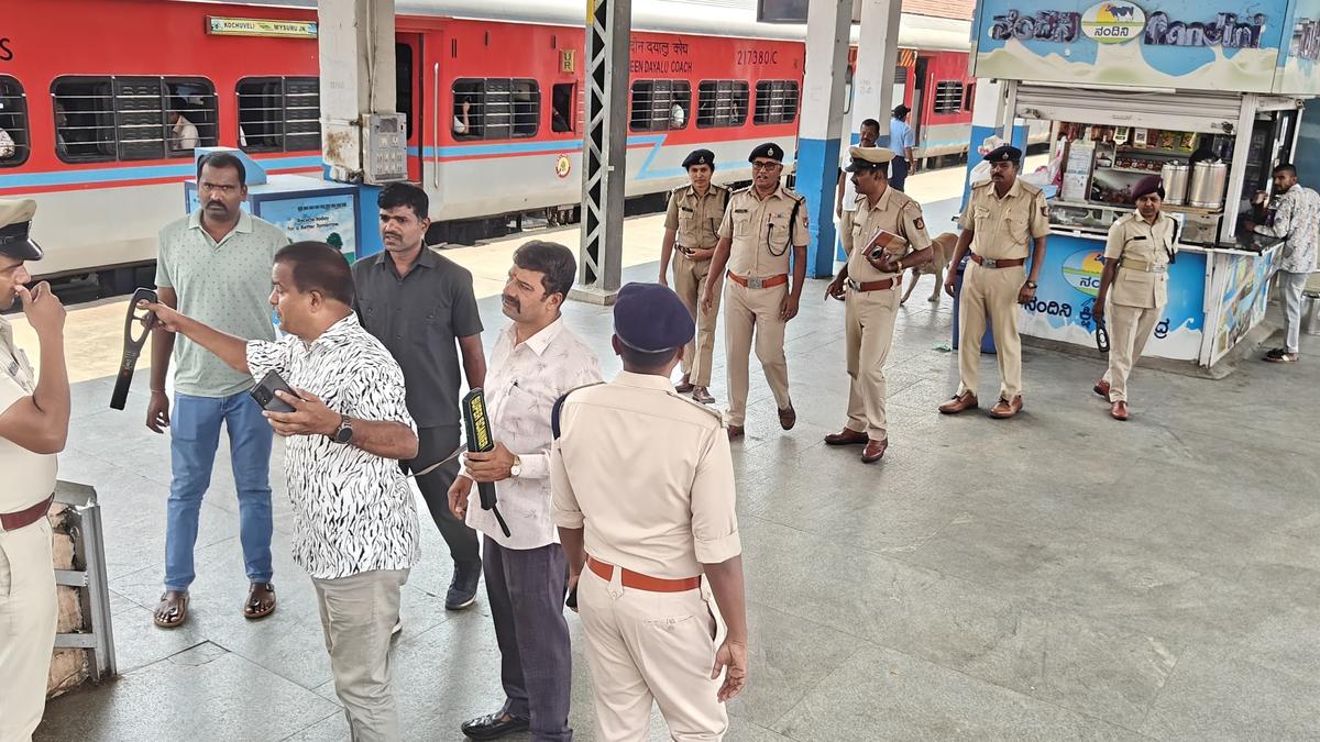 Hoax bomb scare at City Railway station