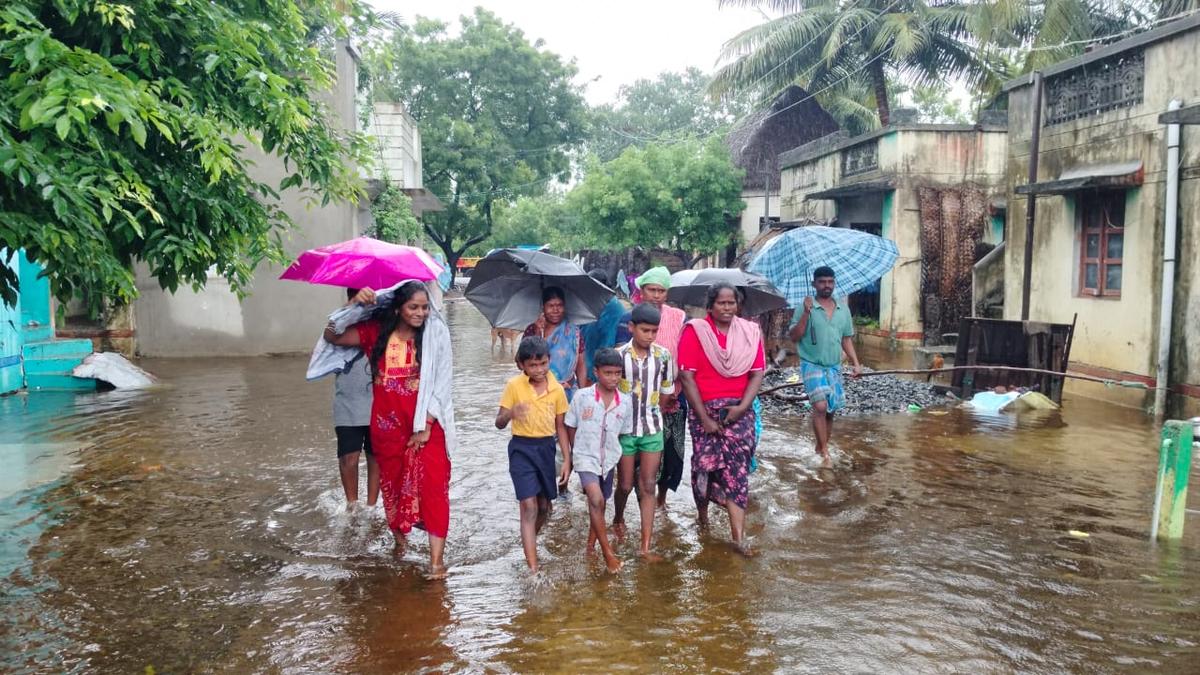 Mayiladuthurai coast reeling under sea erosion, many hamlets cut off