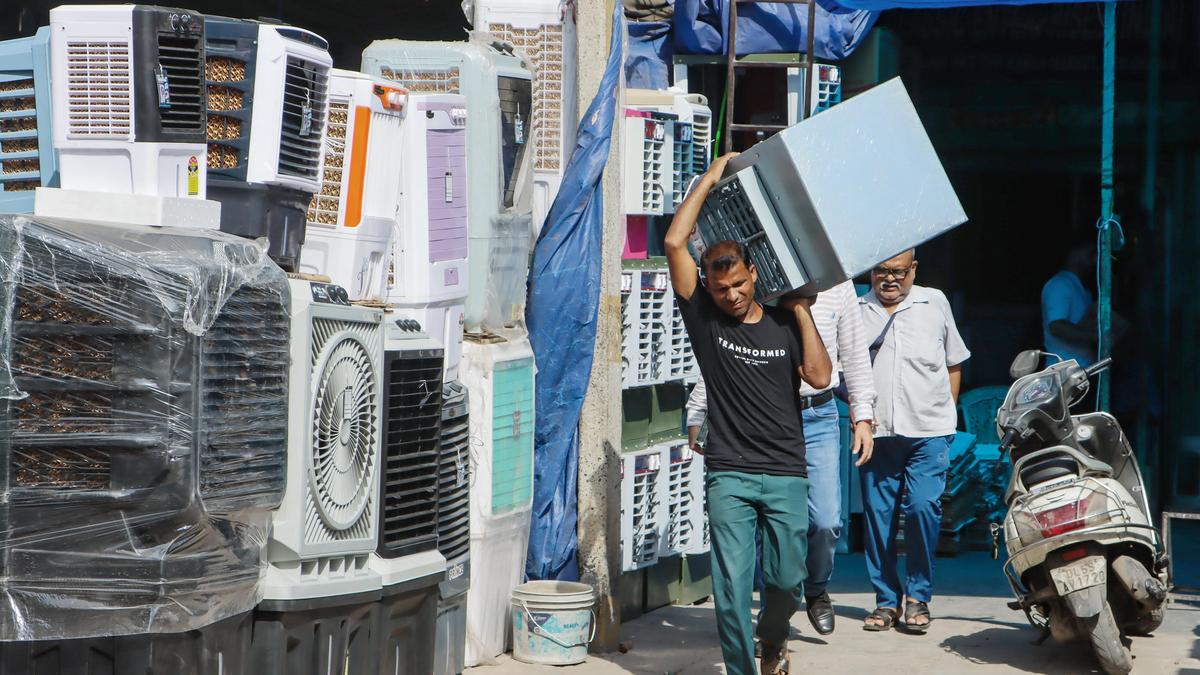 Delhi logs below-normal minimum temperature; strong winds forecast for next few days