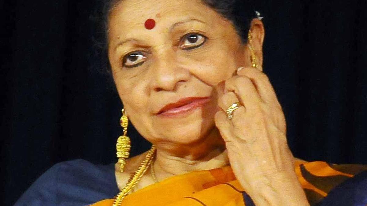 Nishagandhi Puraskaram for Manipuri dancer Darshana Jhaveri