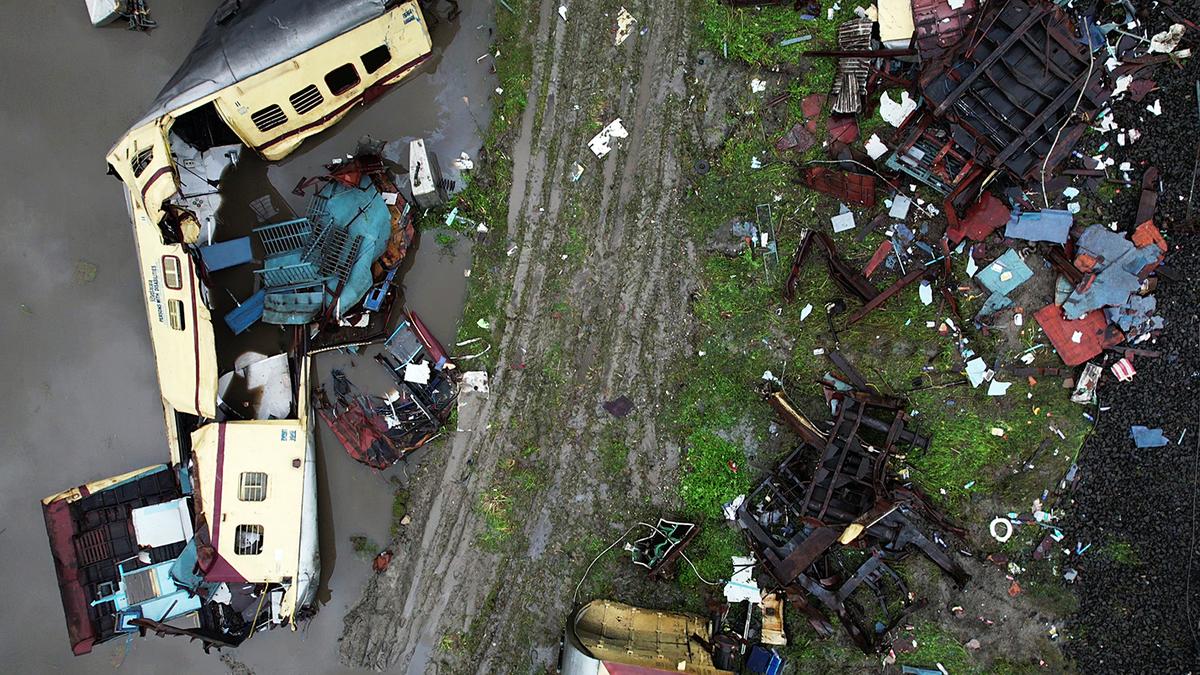 Both trains were on same track, gateman told station: CRS probe on Bengal accident