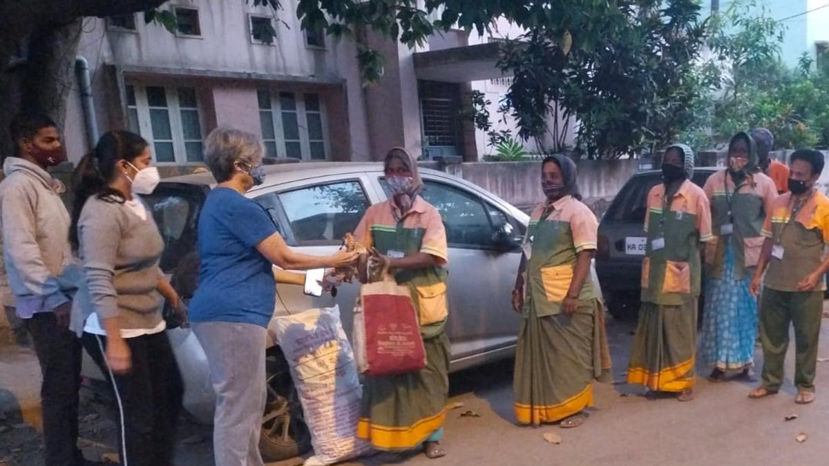 Solidarity in Ellu Bella: Malleshwaram Social extends Sankranti thanks to the keepers of cleanliness