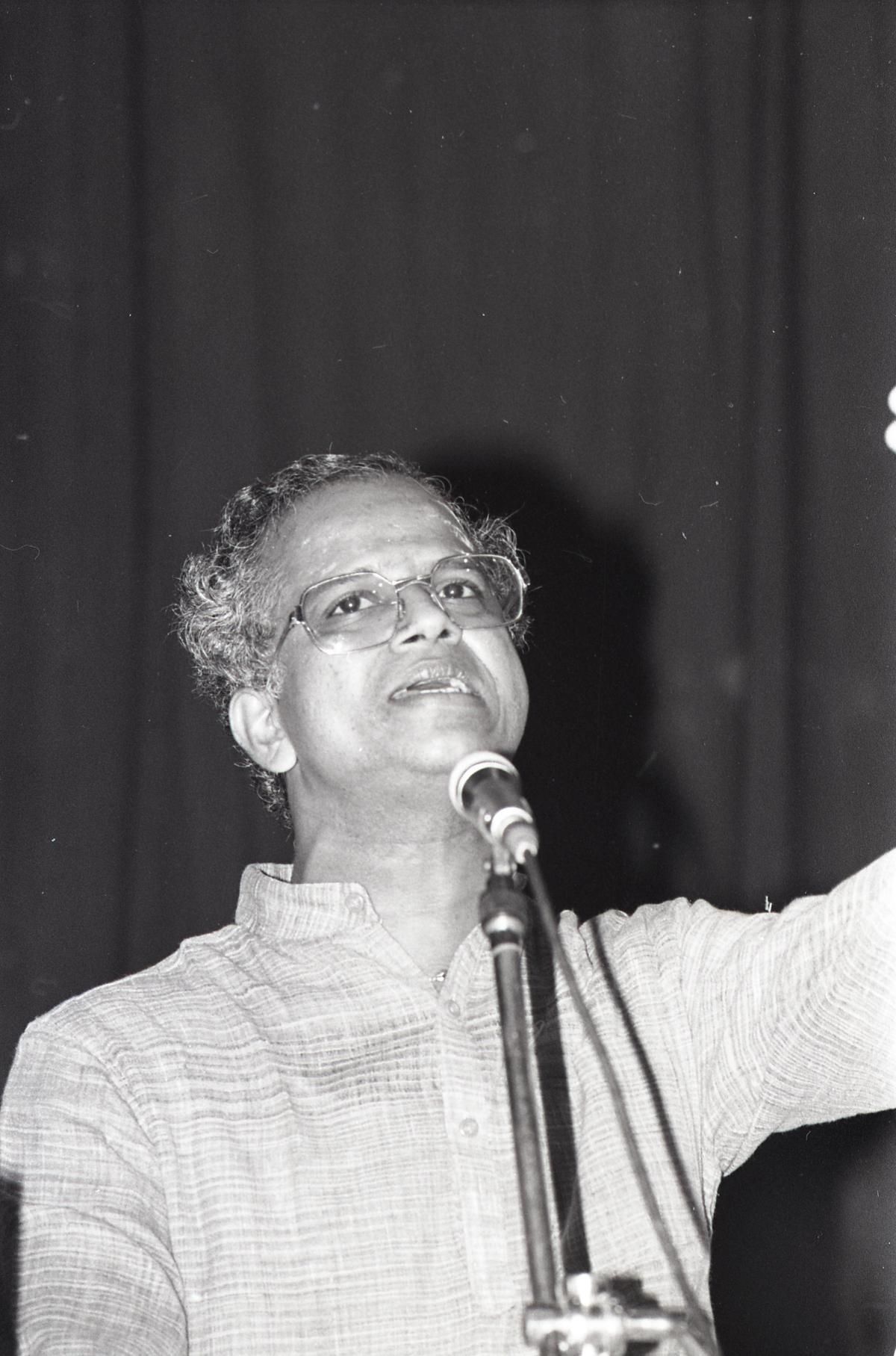 TVS performing at the music festival organised by Sree Shanmukhananda Sangeetha Sabha at AIIMS auditorium in New Delhi on November 30, 1986. 