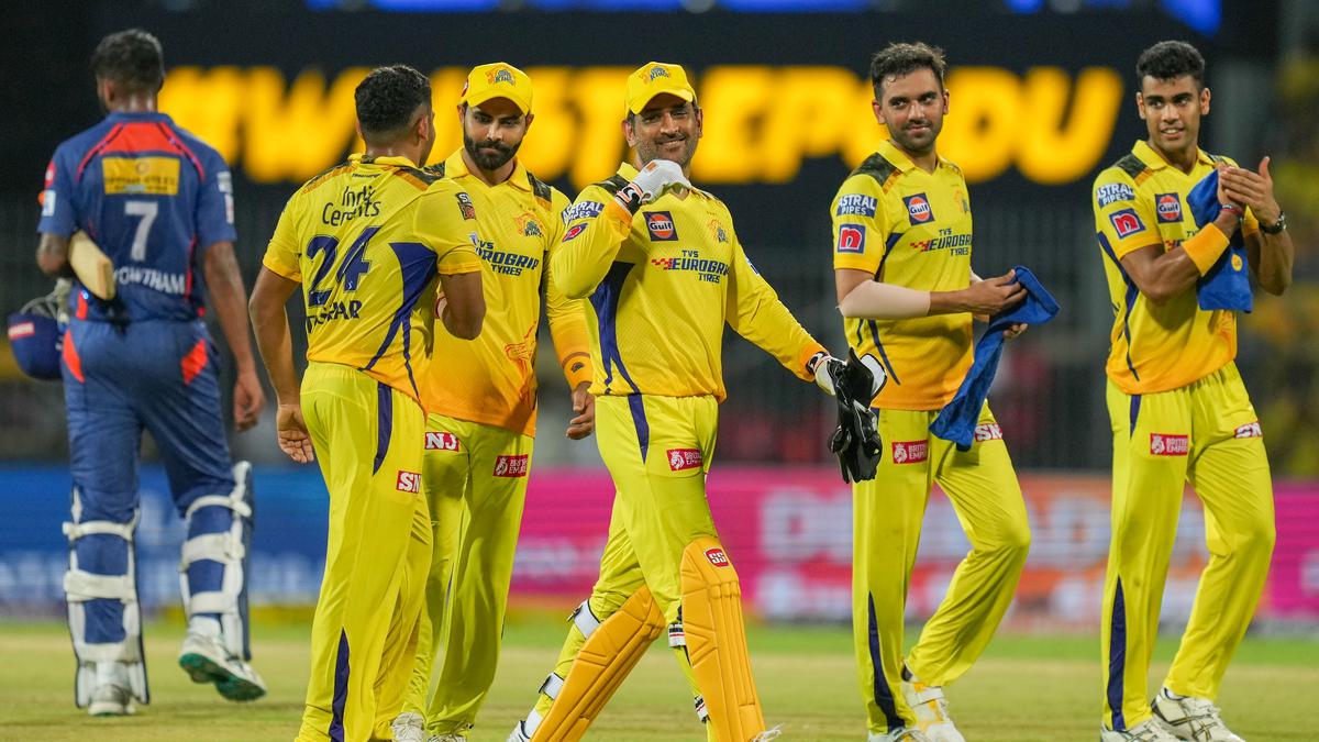 IPL 2023 | Cut down extras, else play under new captain, Dhoni warns bowlers
