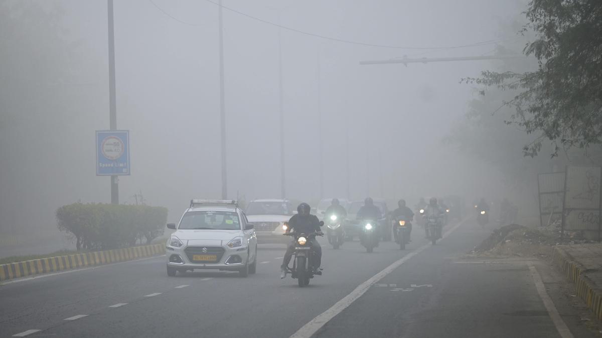 Air pollution crisis: Delhi HC advises lawyers to avail hybrid mode for appearing in court