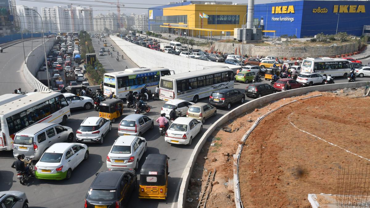 WhatsApp reports drive ₹75 lakh in challans for traffic violations in Cyberabad