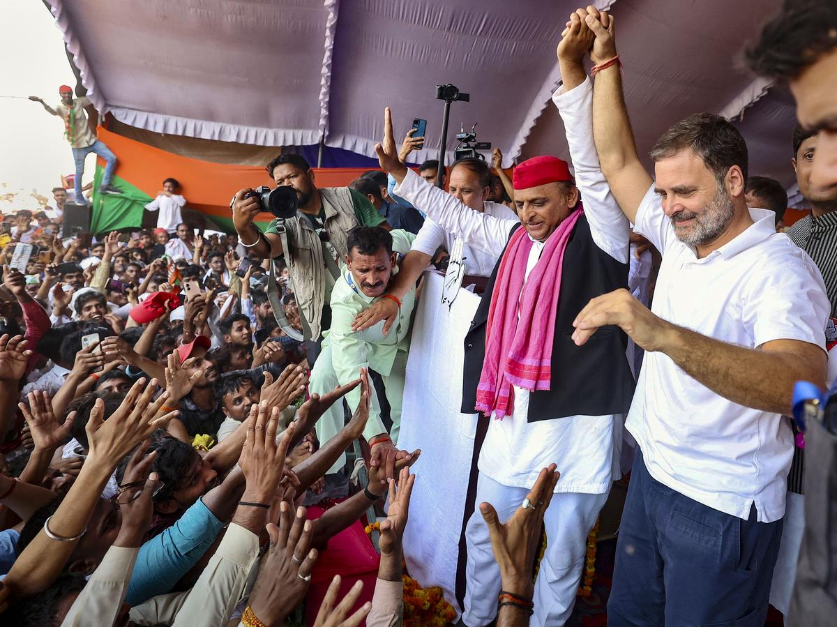 Samajwadi Party President Akhilesh Yadav and Congress leader Rahul Gandhi during public rally for Lok Sabha polls, in Phulpur, on May 19, 2024.  