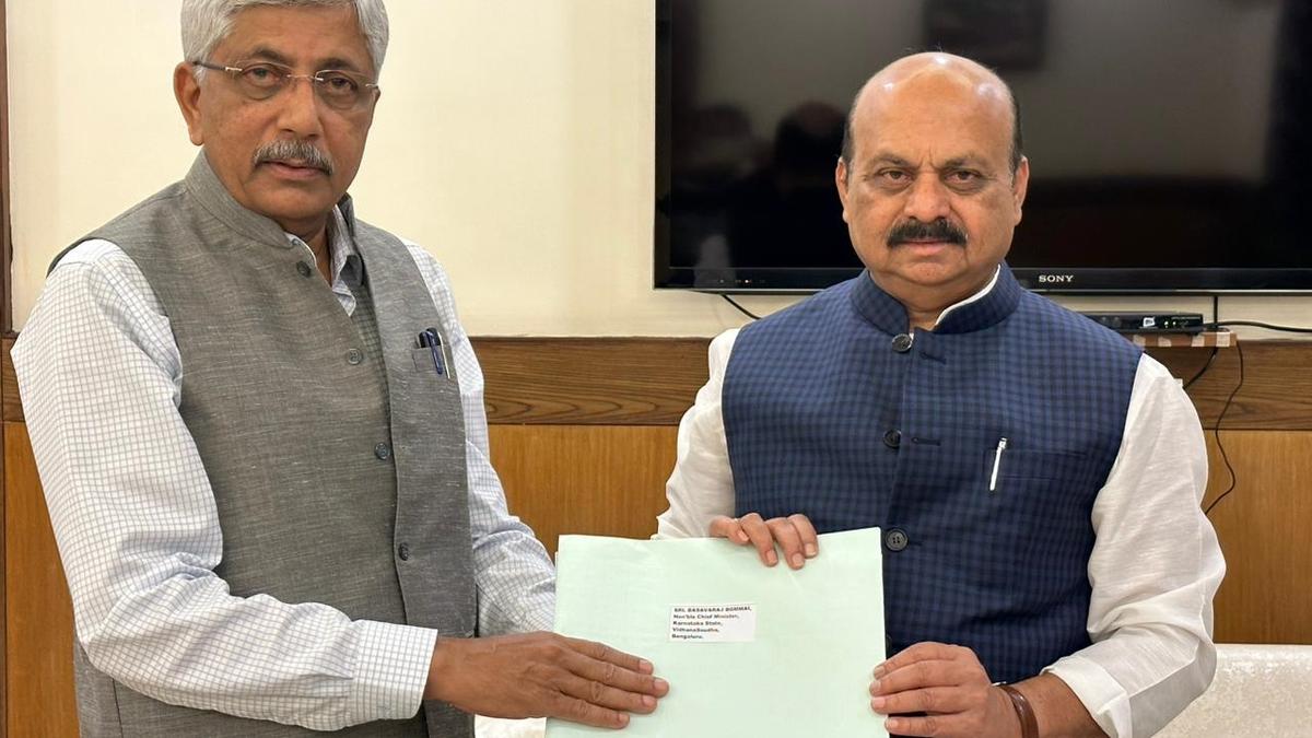 Karnataka Permanent Backward Classes Commission submits interim report