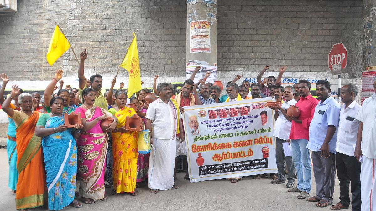 Potters urge government to include clay pots, chulhas in pongal gift hamper