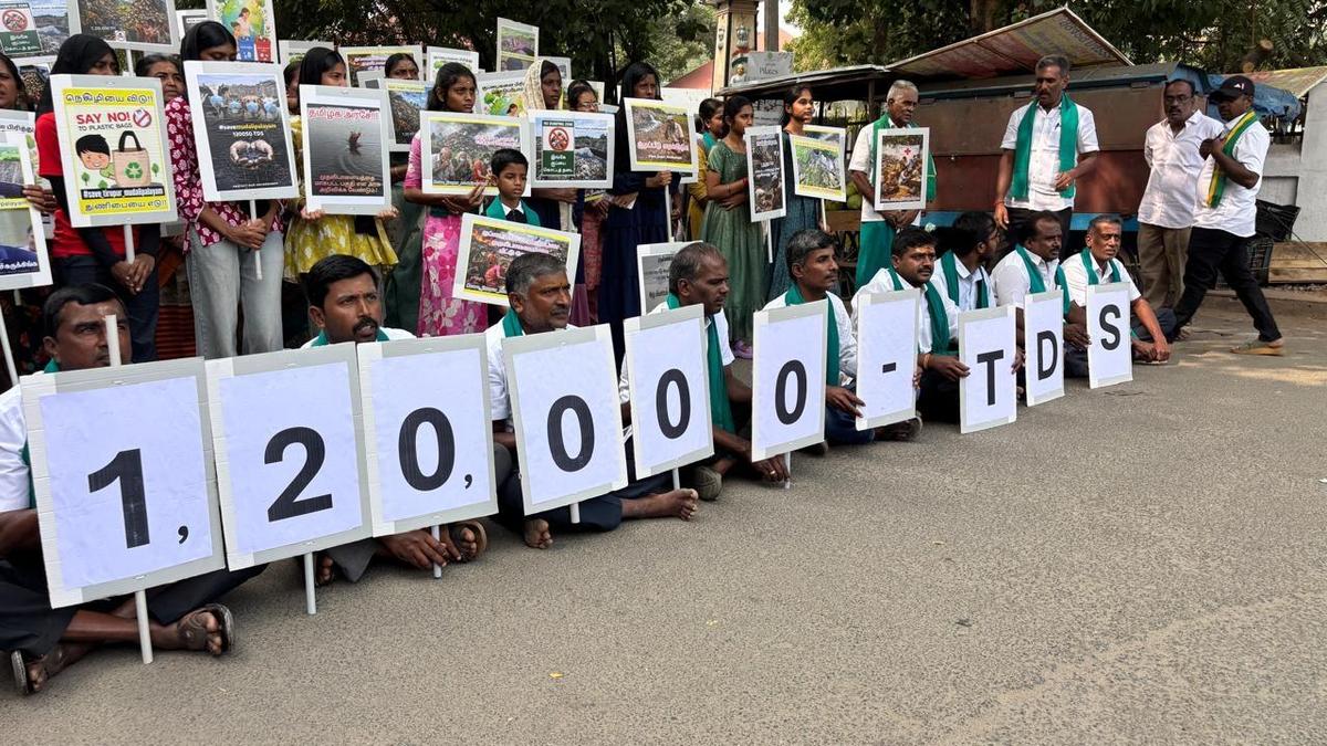 Mudhalipalayam, Nallur residents decry pollution from unsegregated wastes in abandoned quarries