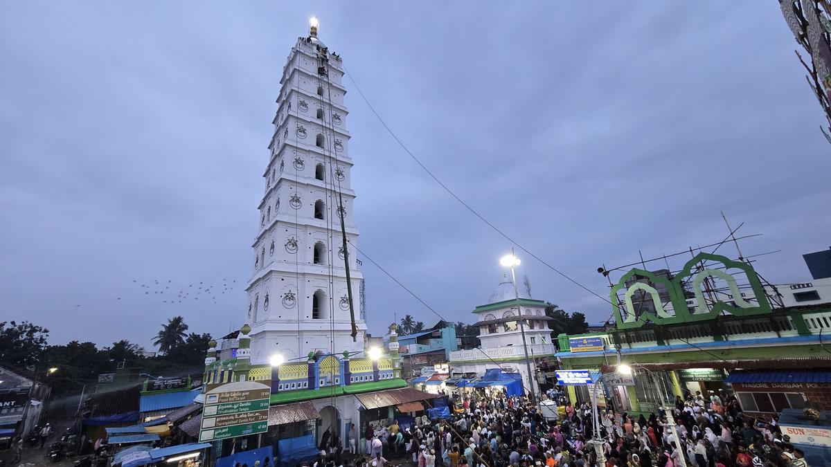 Nagore dargah festival begins with holy flag hoisting