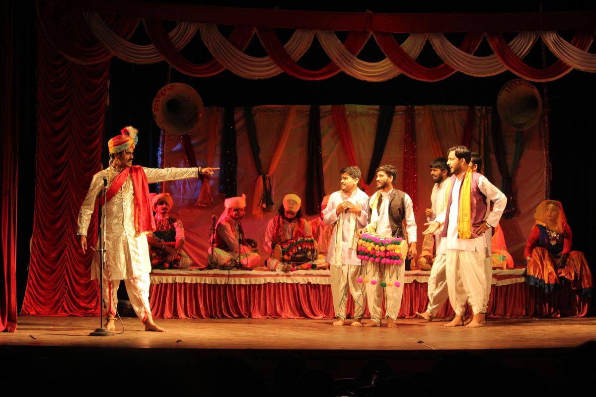 Akshay Singh Takur’s folk play  Swang Jas Ki Tas  becomes a metaphor for the ill-conceived policies of those in power.