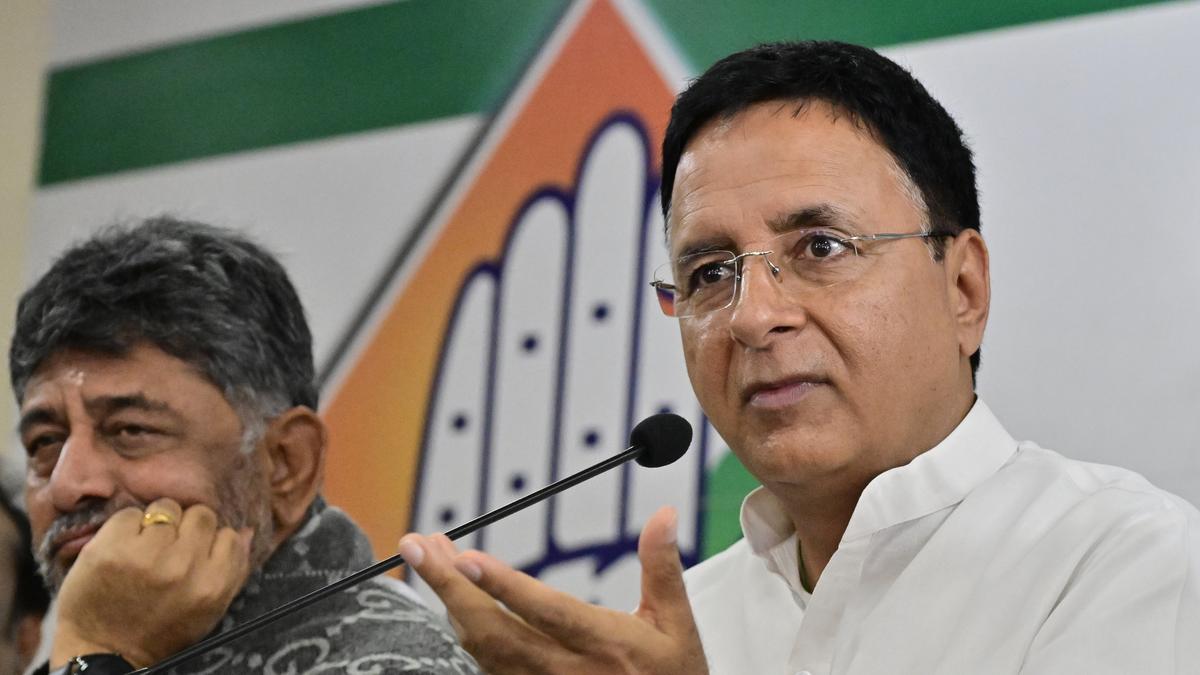 Surjewala rules out leadership change, says he is in Karnataka only to gather info on work done by MLAs